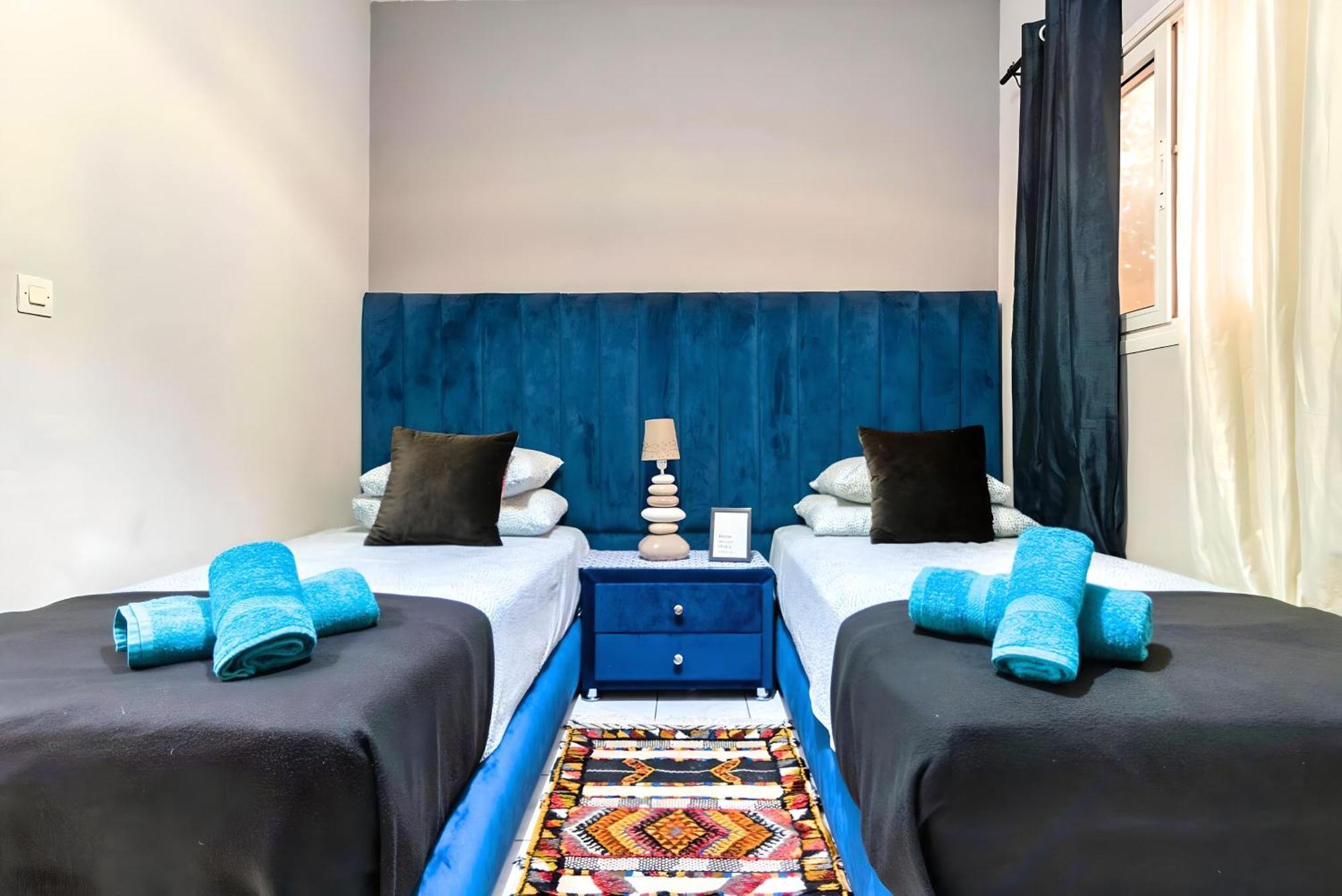 Tres Beau Riad A Marrakech Avec Piscines Marrakesh Exteriör bild