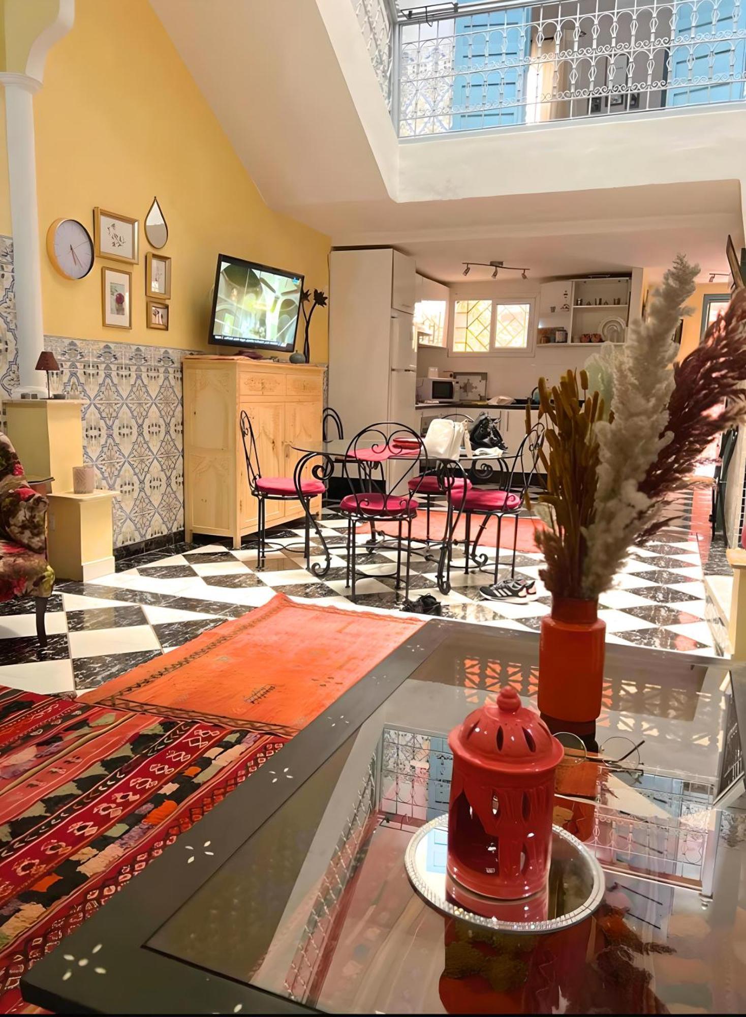 Tres Beau Riad A Marrakech Avec Piscines Marrakesh Exteriör bild