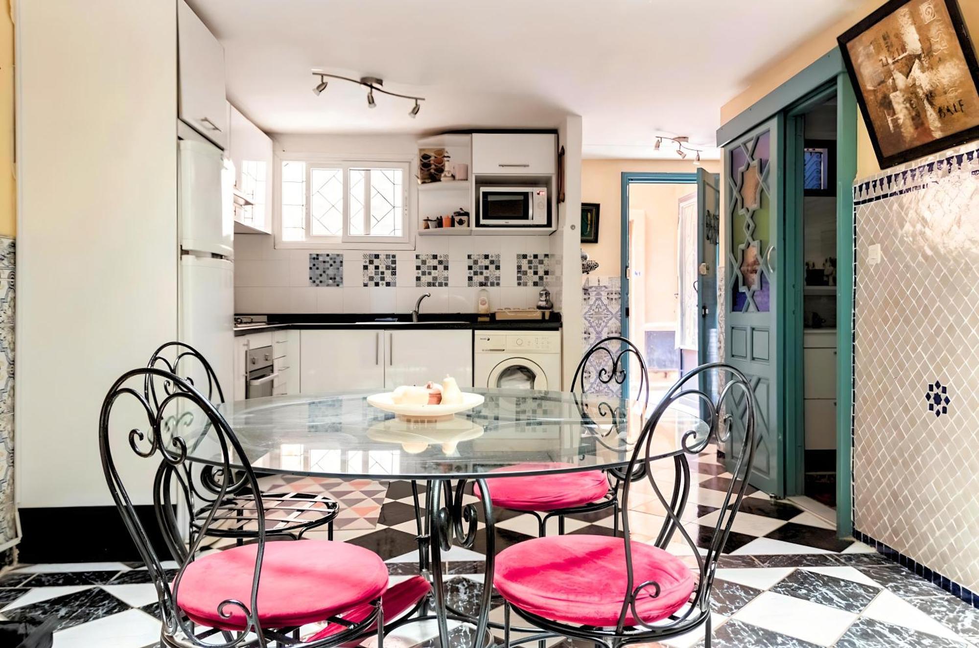Tres Beau Riad A Marrakech Avec Piscines Marrakesh Exteriör bild