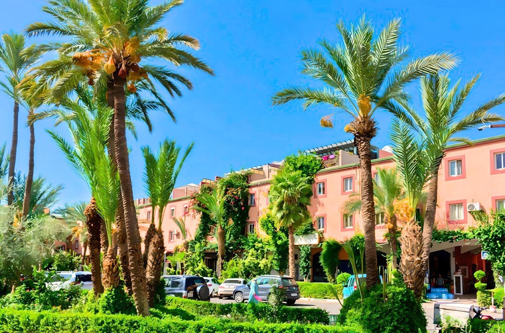 Tres Beau Riad A Marrakech Avec Piscines Marrakesh Exteriör bild