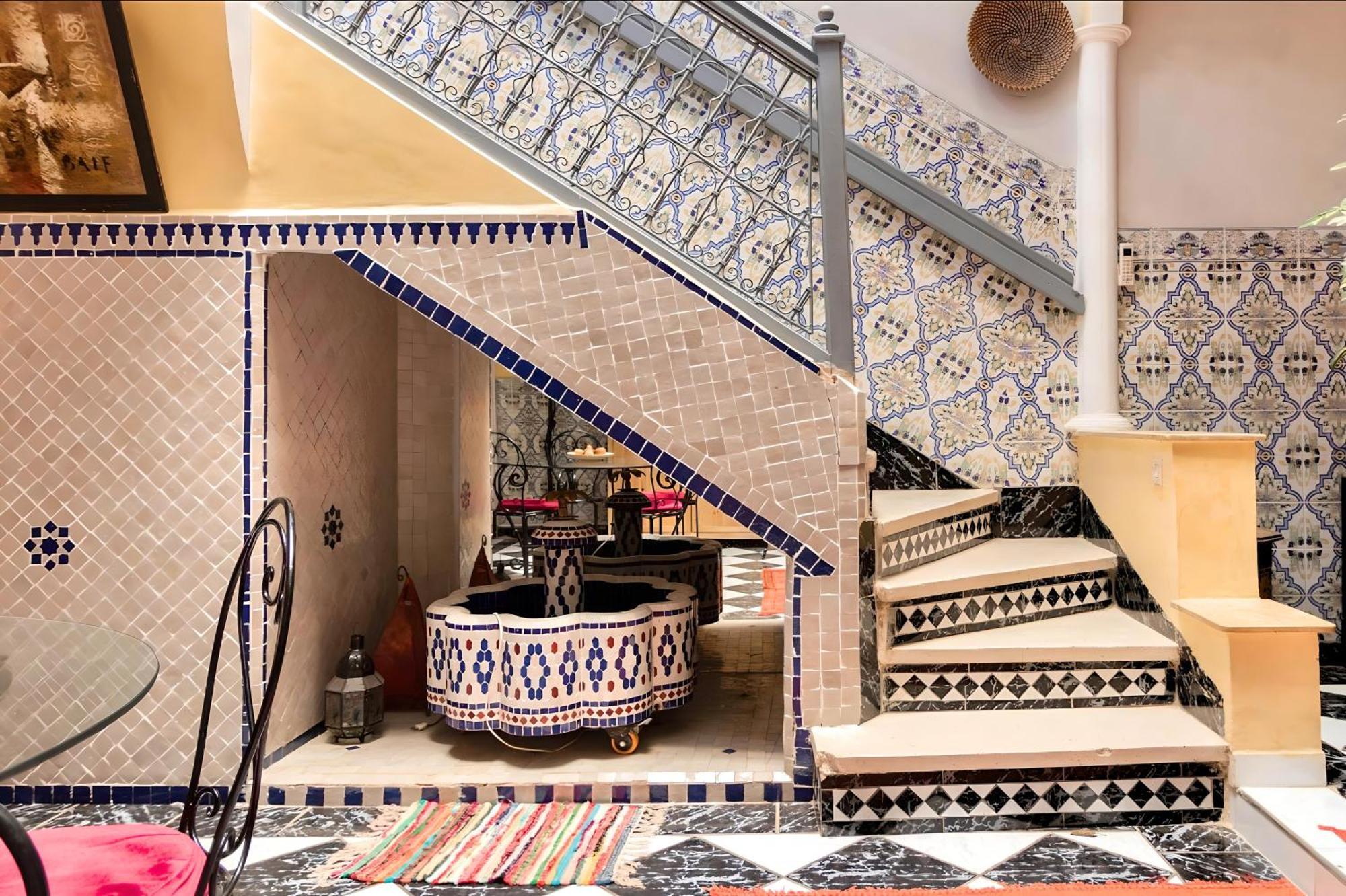 Tres Beau Riad A Marrakech Avec Piscines Marrakesh Exteriör bild